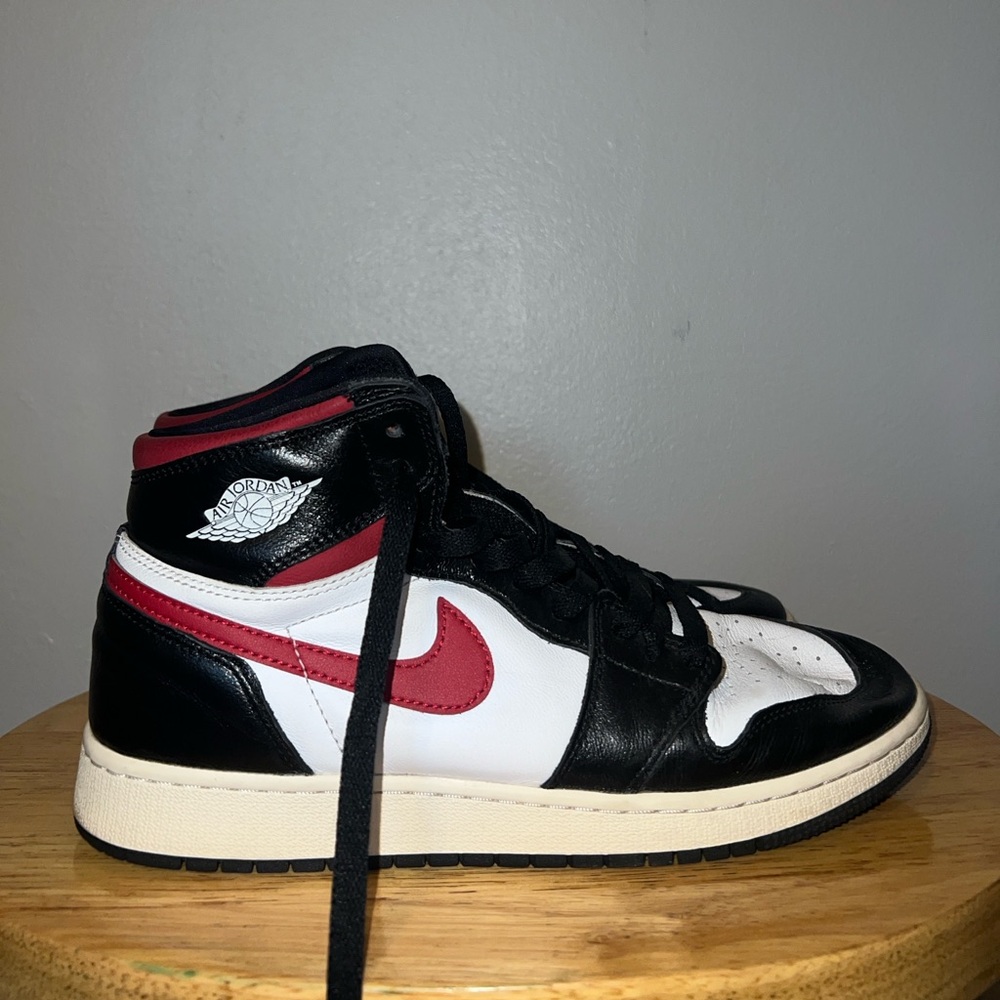 Nike Air Jordan 1 Retro High Toe Black Gym Red Bred 575441-061 (GS) Sz 7